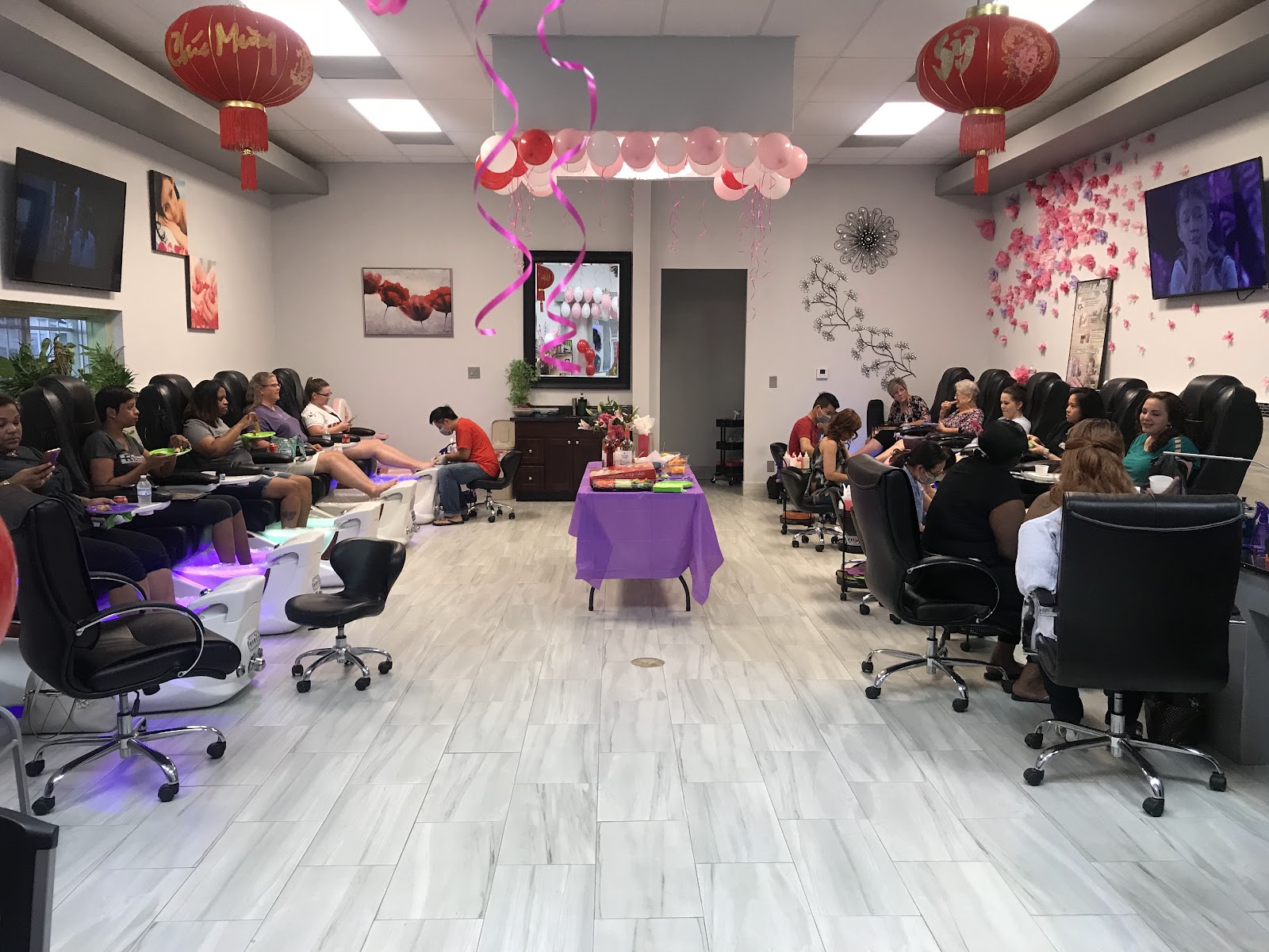 Sandy Salon Hair & Nail - Spa nail photo 2